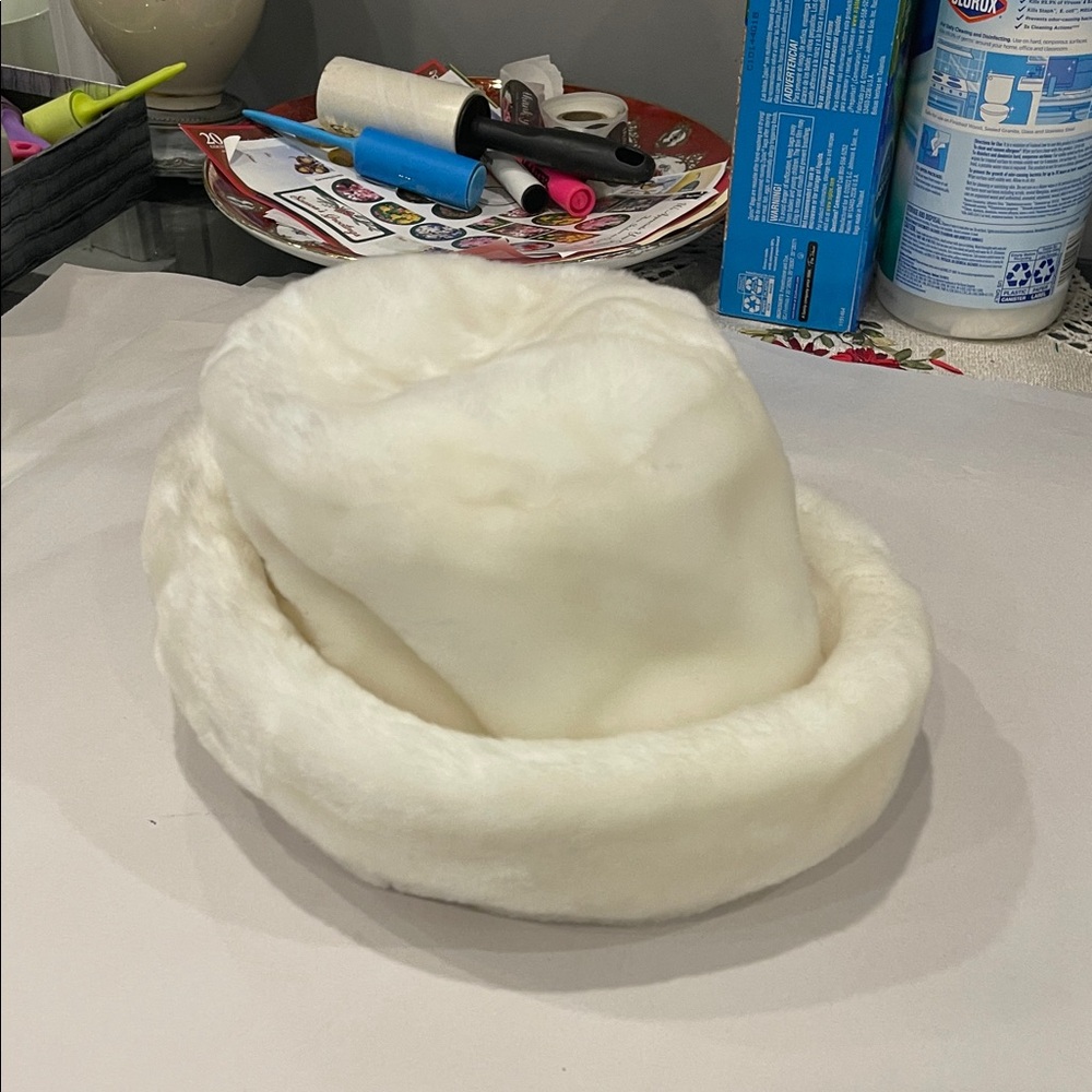Vintage White Faux Fur Bucket Hat Winter Plush Soft Fuzzy Retro Style
